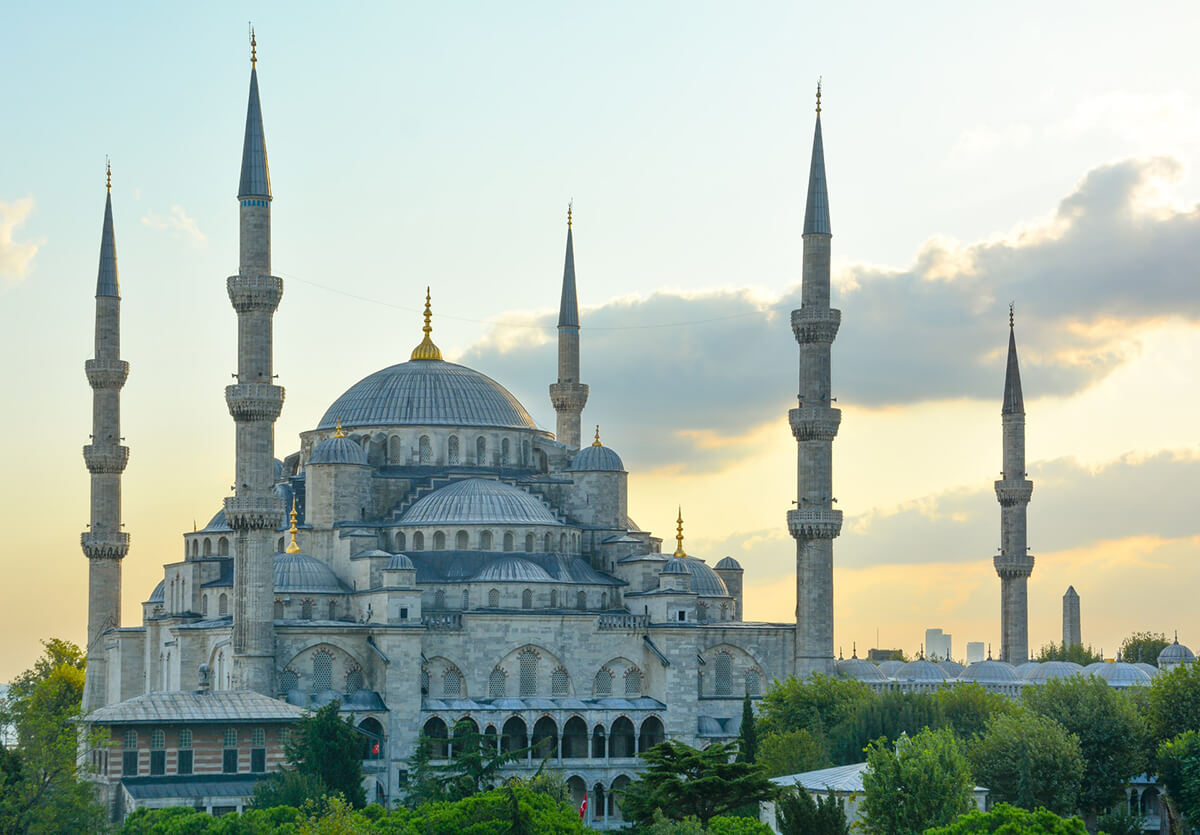 Sultan Ahmet Mosque (Sultan Ahmet Camii) in Istanbul Turkey-Top 10 Places to Visit in Turkey-Travel Turkey-Tour Tarzan UK Europe USA Asia